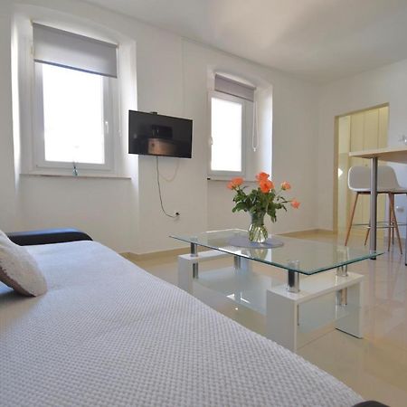 City Centre Apartment With Terrace 2 Pula Exteriér fotografie